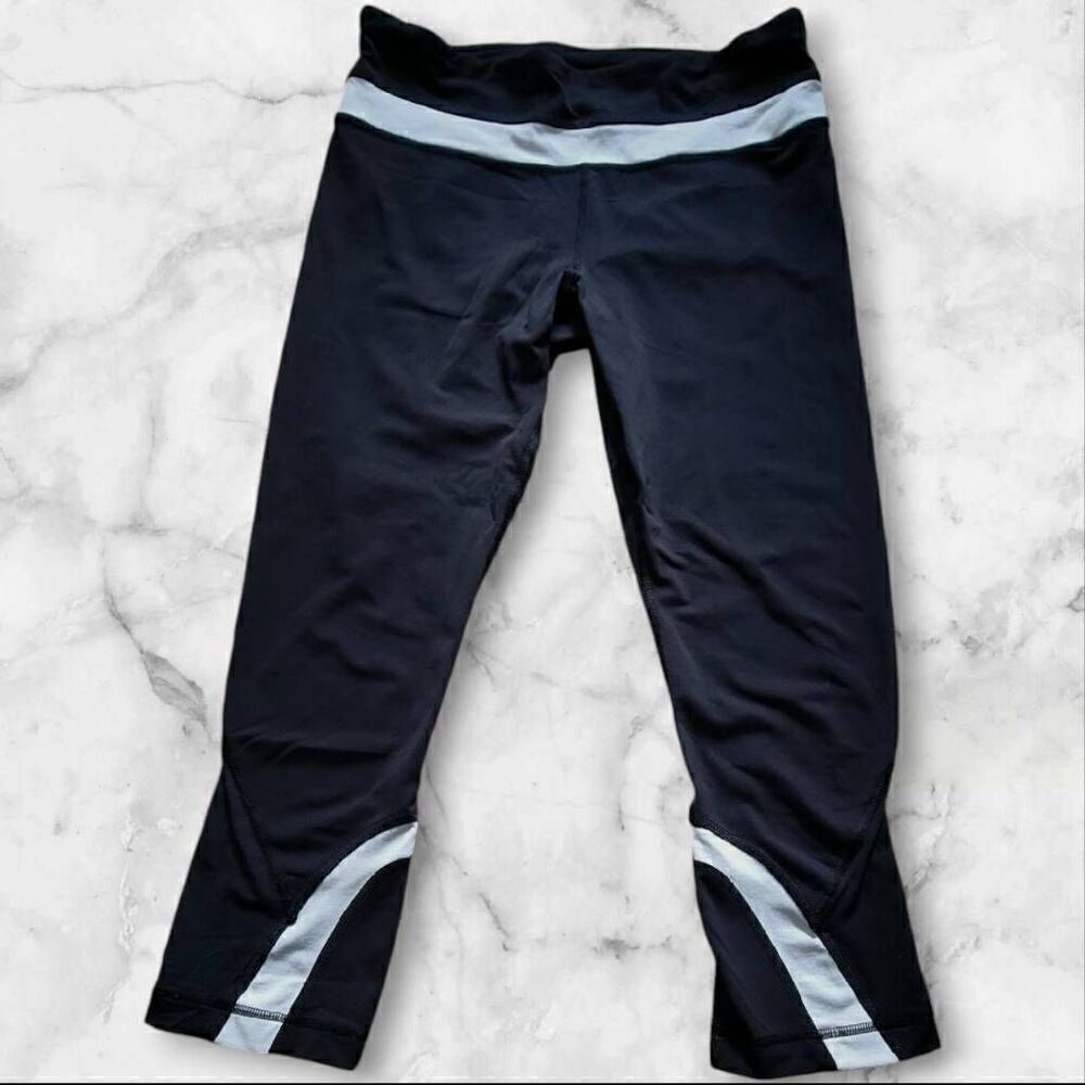 Lululemon Size 6 Black & White Inspire Leggings 23"